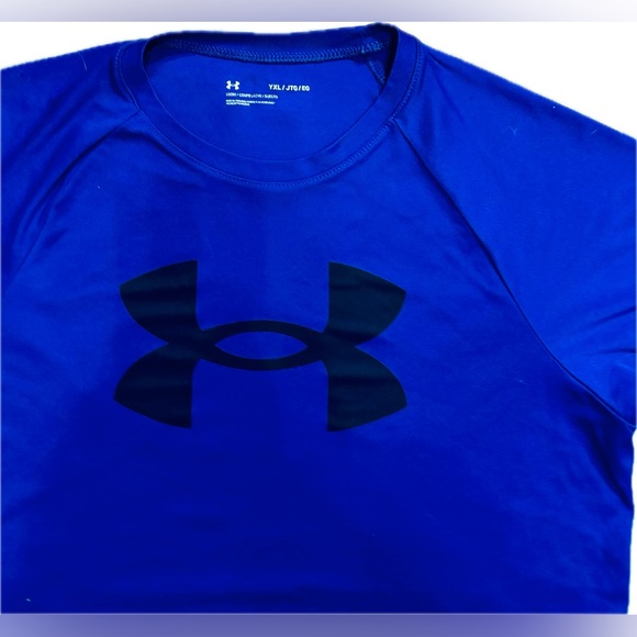 Boys under Armour Dri-Fit Size- YXL
RED AND ROYAL BLUE- EUC $15 for both - Picture 5 of 9